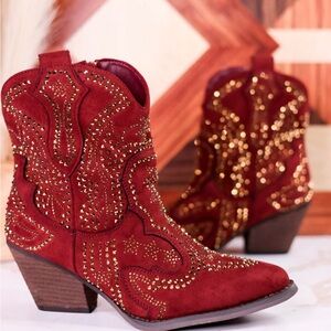 BRAND NEW Very G Cowboy Boots